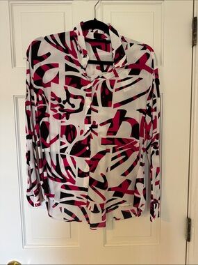 One Step ( French Brand) Bold Pink & Black Abstract Button-Down Blouse